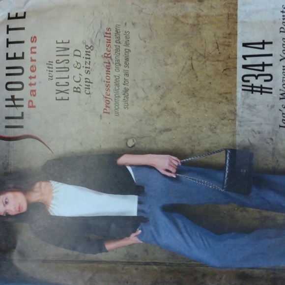 Silhouette Patterns Woven Yoga Pants. - Picture 1 of 13